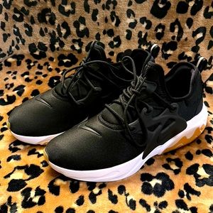 NIKE REACT PRESTO AV2605 007 SIZE:UNISEX MENS 10 WOMENS 11.5 BLACK/BLACK-WHITE